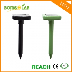 Solar mole repeller