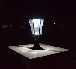 solar pillar light